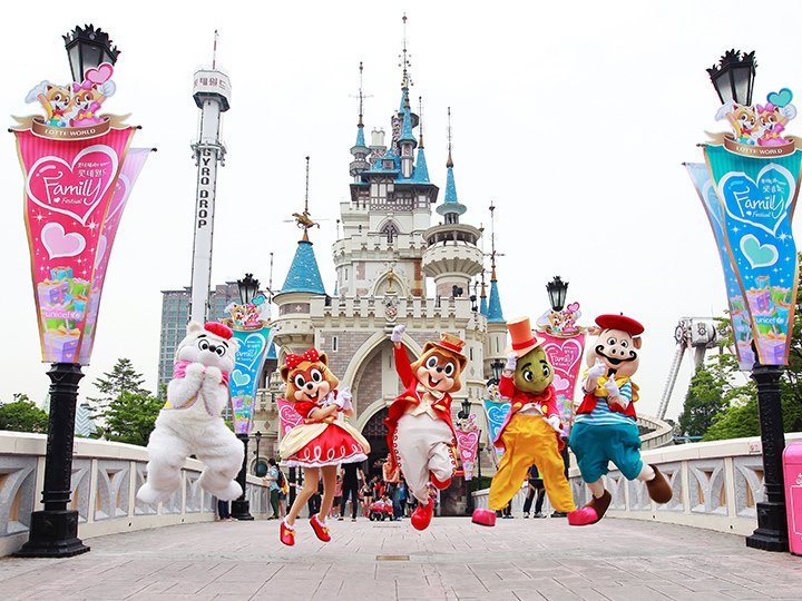 36 なるほど では 最初にロッテワールド 別名 パクリ ワールド の入園自粛とロッテリアの自粛から 画像はﾃﾞｨｽﾞﾆｰのｷｬﾗｸﾀｰではありません 苦笑