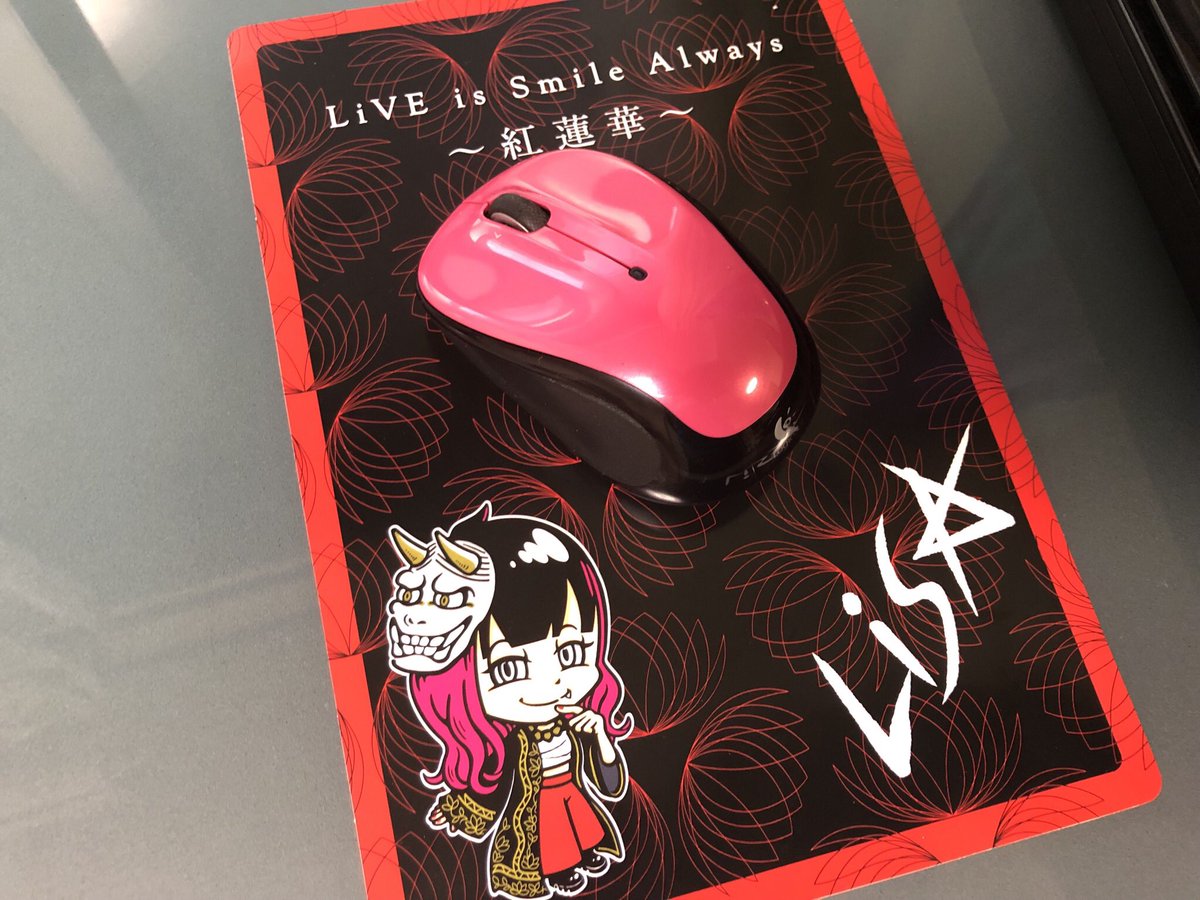 ジョー うみんちゅ Twitterren Lisaグッズ 紅蓮華ペンライトの台紙がマウスパッドとして使えることを発見 Lisa 紅蓮華ツアー