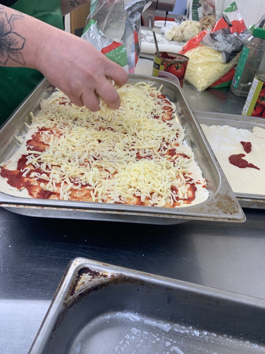 CriggStJames's tweet photo. Pizza & Cookie Day @Dolce_Catering #cookiesasfarastheeyecansee #homemade #dolce #freshfood #pizzaandcookies https://t.co/KV3prVMLWV
