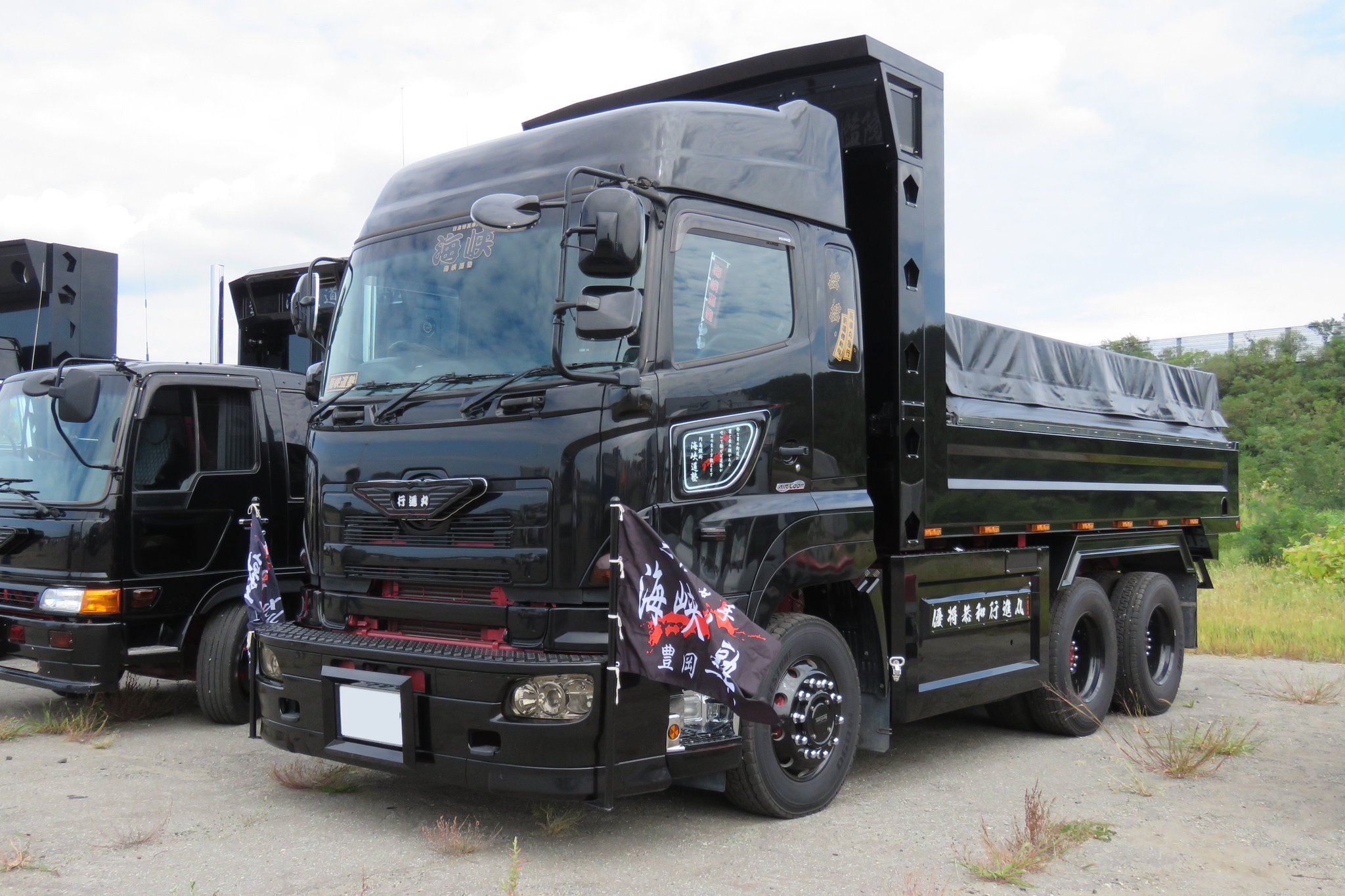 ちゃる 黒塗りのダンプがメインの海峡道塾