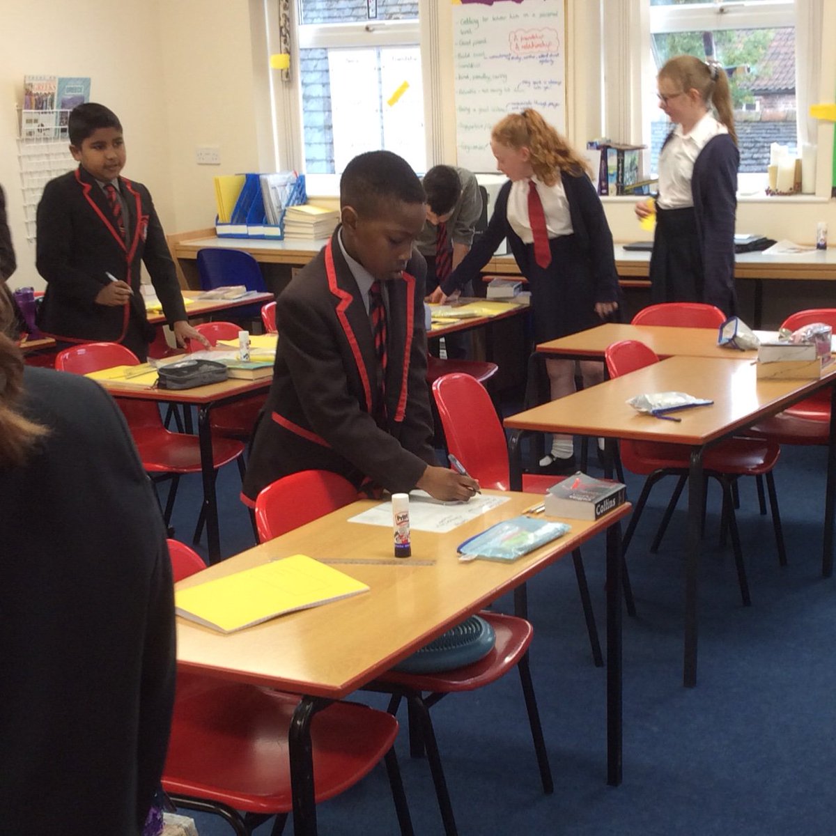 MissOsborne_NJS's tweet photo. Active Grammar in English this morning with 6CO - keeping active and learning is great for our wellbeing! @National_Y6 @National_Junior #twobirdsonestone #keepingactive #grammar #discussionwriting #IPEELL #GreekMurderMystery https://t.co/yr26wGTfd7