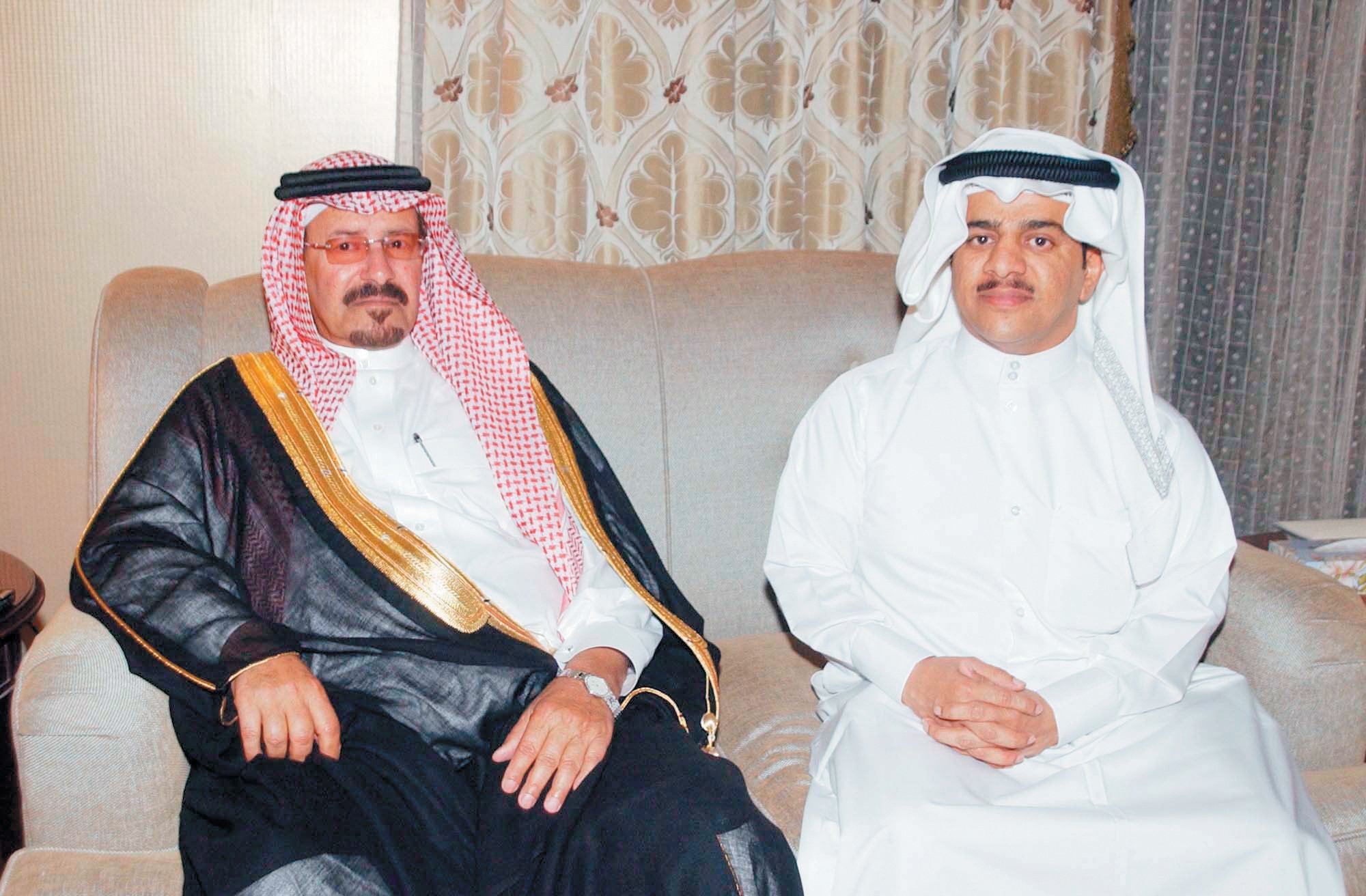 العجمان في الكويت A Twitteren الشاعر مهدي العجمي ابيات للشاعر القدير عبدالله بن عون لمن لديه عمل او منصب او وظيفه في جهه او مؤسسه او وزاره ولا يسعي لمساعدة وقضاء حاجة الناس وخدمتهم الأقشر الل ي في العمل مايساعد ومن جاه ماحص ل كرامه وتقدير باكر ليا حاشه نظام