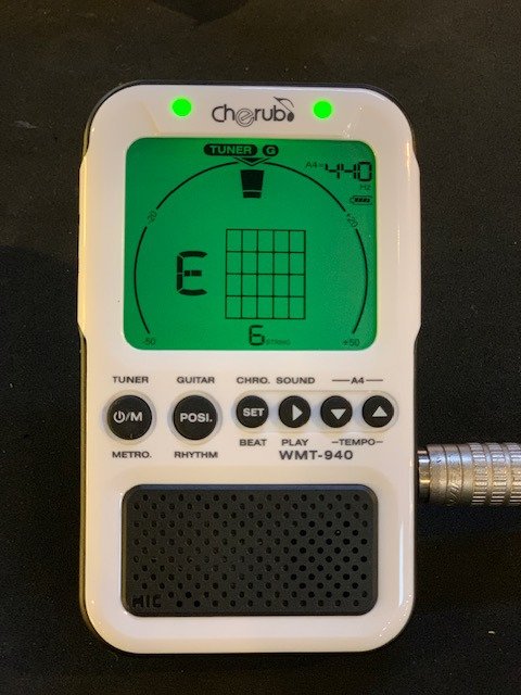 ট ইট র Music Plant つくば店 ギターリスト必見 Usb充電式チューナー メトロノーム そしてコード ブックも内蔵していて コード音も一緒になるので コードの確認にも便利 更に更に ヘッドフォンも使えるので ヘッドフォンアンプとしても使えます