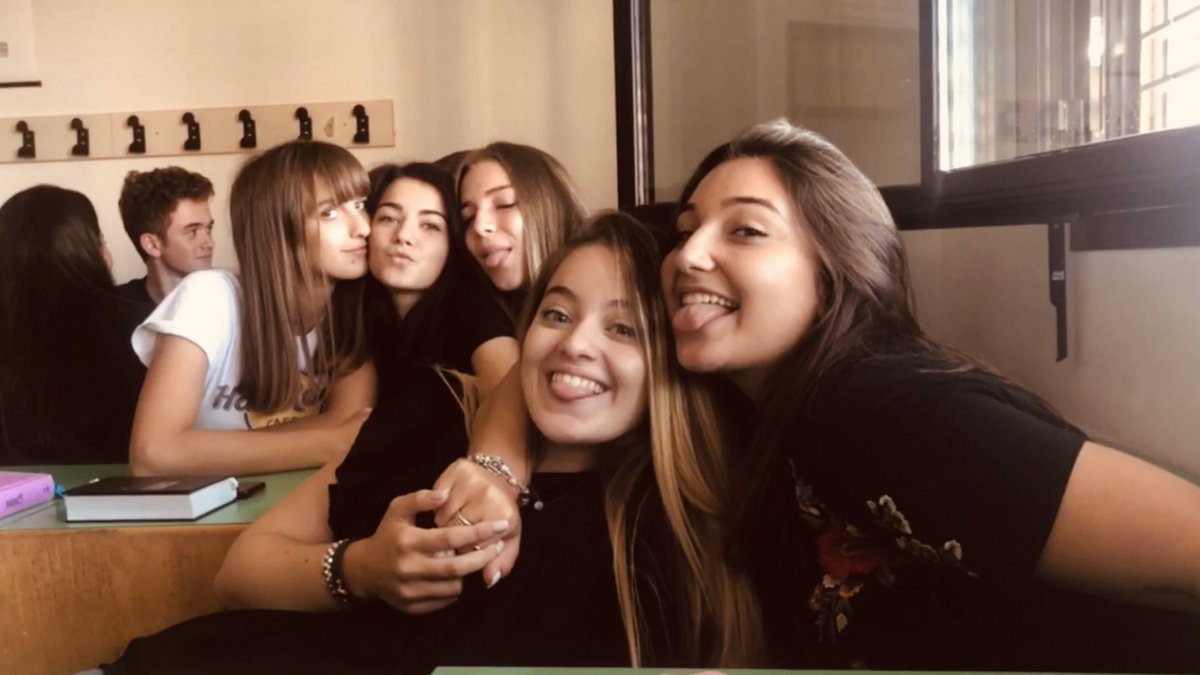 emmafede22's tweet photo. tanto così 💖 #5 https://t.co/1a5N3qZiIR