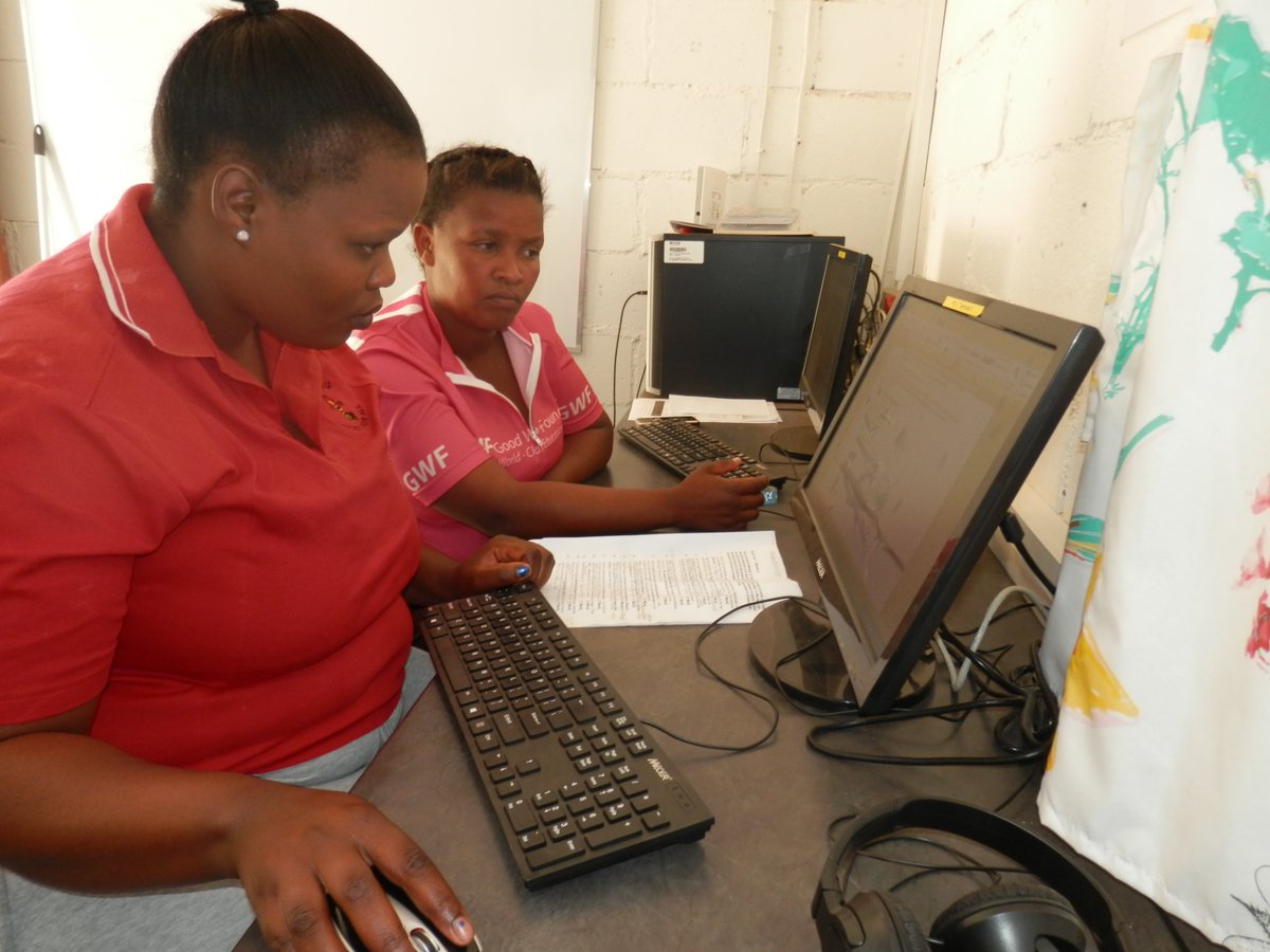 PhiliDLC's tweet photo. #BYA #Wordprocessing going through her sample test with #BYA facilitator @megan_esme @PhiliDLC @GwfOnline https://t.co/uD1Xpa8OIO