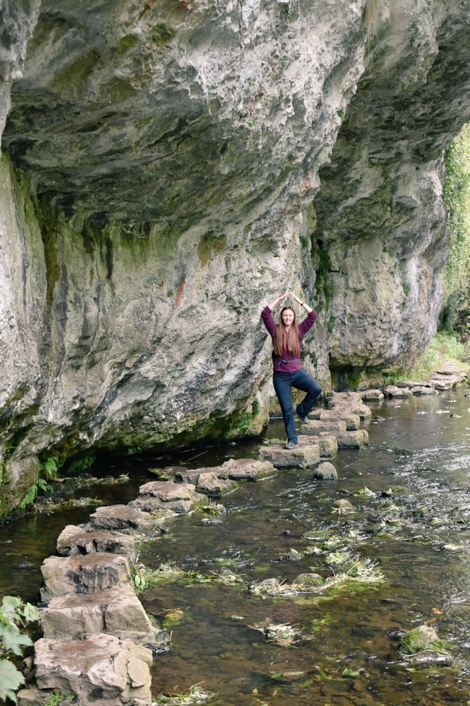 Making some shapes on the Cheedale Stepping Stones in the Peak District 🧘‍♀️🧗‍♀️🤩 #happyhiking #happyfeethiker #steppingstones #riverwye #cheedalesteppingstones #peakdistrict #walkingpeakdistrict #walkingthepeaks #TimeToGetOut #NoBadWeather #nationalparksuk  #visitpeakdistrict