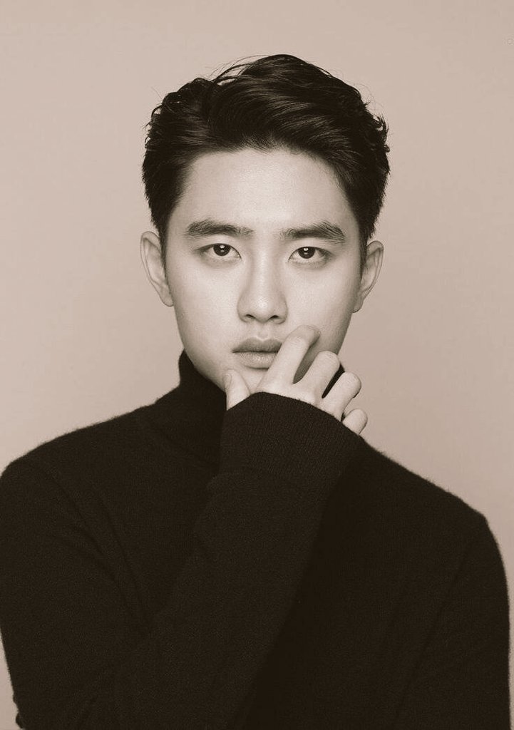 Alden-Kyungsoo owning that black turtleneck look.
