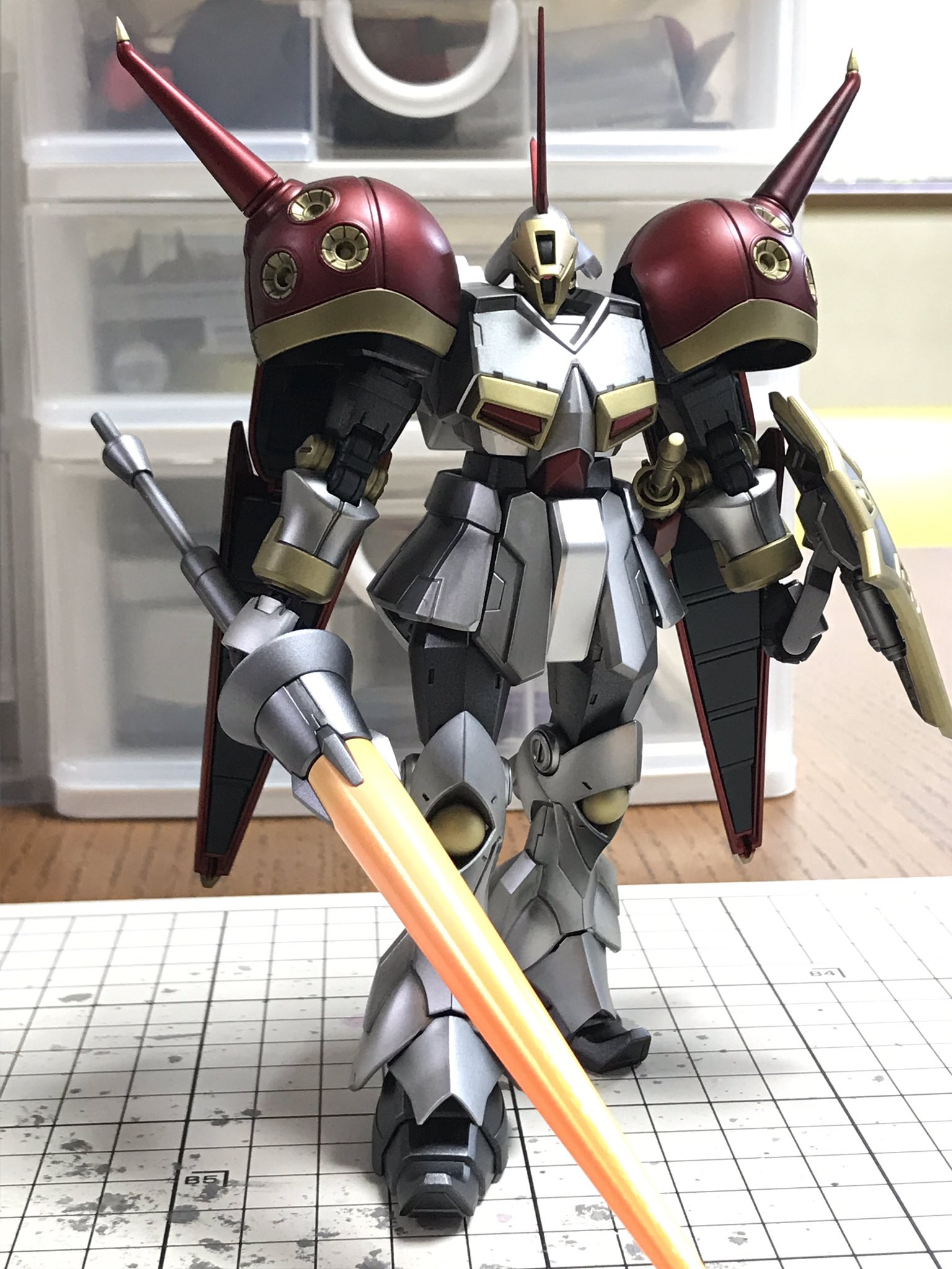 ぐれっグル Sジャジャ リッター 完成です Rジャジャとギャンクリーガーのミキシングで 中世の騎士のプレートメイルに赤いマントをつけたようなイメージで塗装しました Rジャジャ ギャンクリーガー T Co Gpmz2l8vf8 Twitter