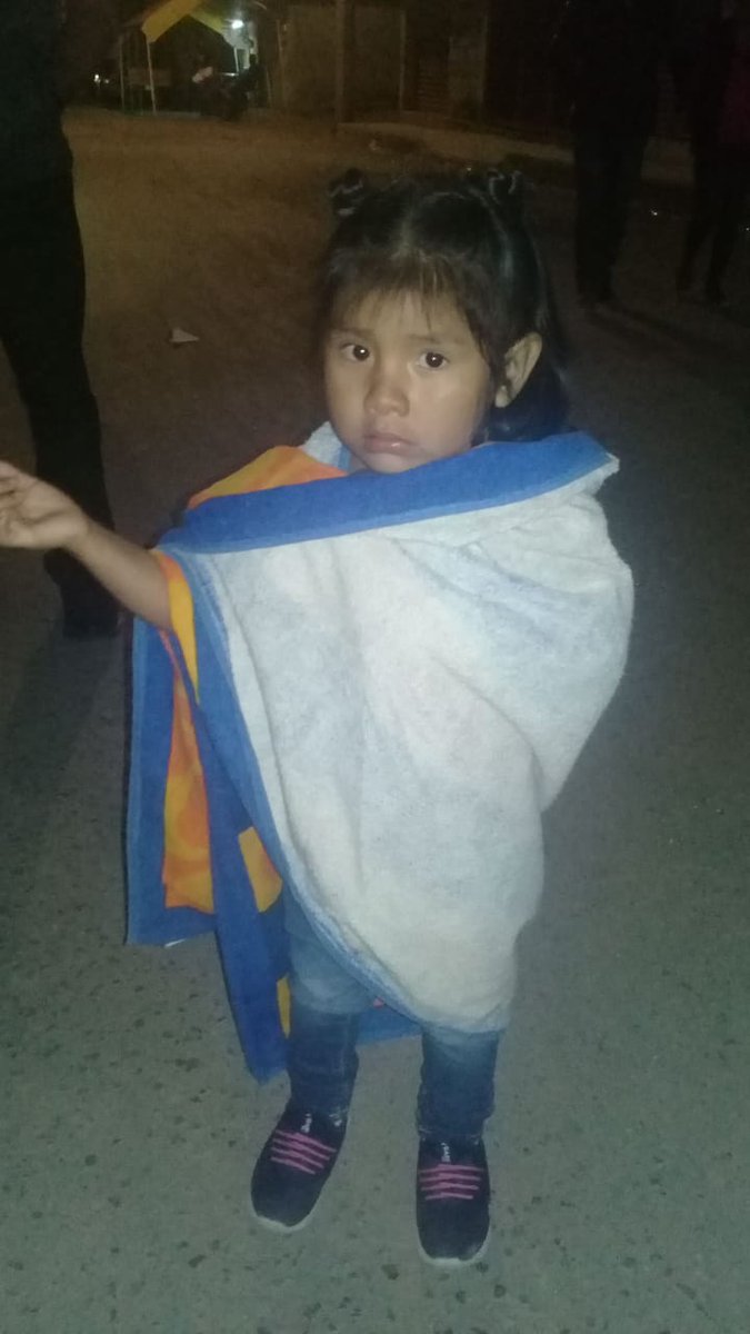 ZonaSegPuebla's tweet photo. AYUDAME POR FAVOR
Esta niña se encuentra sin sus padres, fue localizada en la colonia Lagunilla se desconocen más datos https://t.co/hZ6t851ZH1