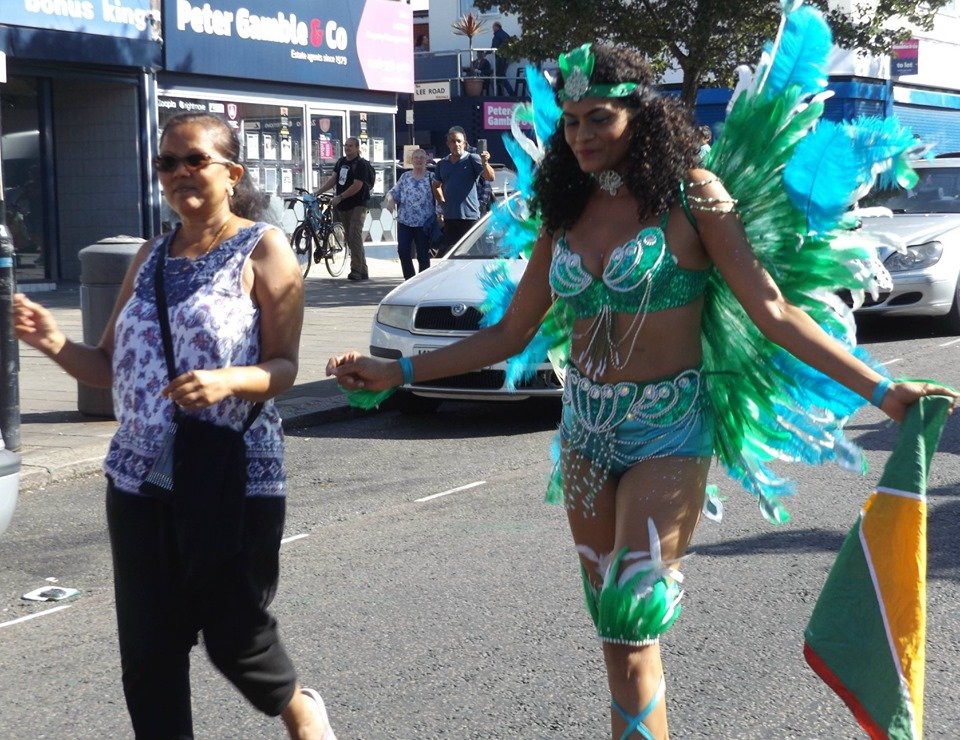 IanIrons's tweet photo. The annual #PerivaleCarnivalParade making it's way along #BiltonRoad #Perivale towards the #PerivaleFair
#PerivaleFayre #PerivaleCarnival on Sunday 15th September 2019
The colourful #ImpactTheatre The Indian Drumming Band #Dhol2Dhol & #CarnivalQueen
#Ealing #WestLondon #London https://t.co/VDWWlVUJ7Y