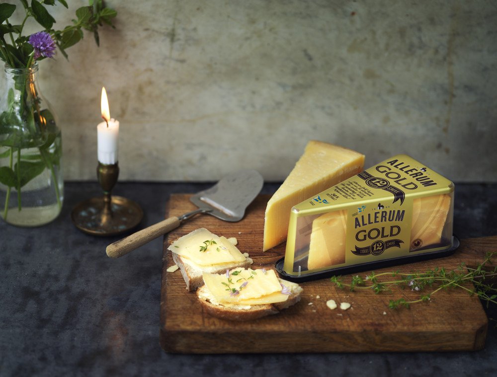 LindahlsMejeri's tweet photo. Skånemejerier lanserar ”Allerum Gold” – Svensk lyxost inspirerad av holländsk tradition med unik bakteriekultur https://t.co/QHqHlMnVgM https://t.co/QUFm0fAiDV