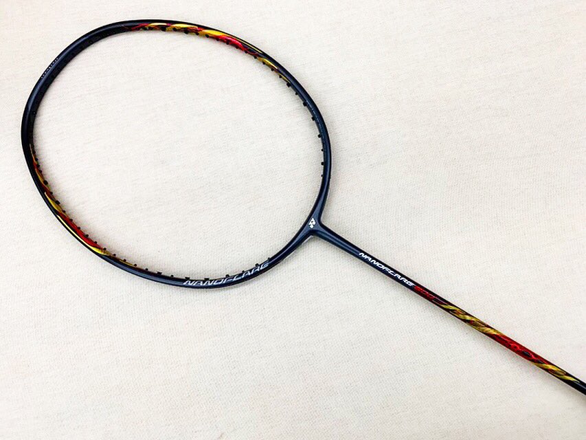 テニス バドミントンショップ オレンジ いわき平店 V Twitter Yonex新作バドミントンラケット Nanoflare 800 が入荷いたしました 極細カミソリフレーム採用で 振り抜きの良さがアップし スウィングスピードが大幅に向上 技術を最大限に引き出し より高いレベル