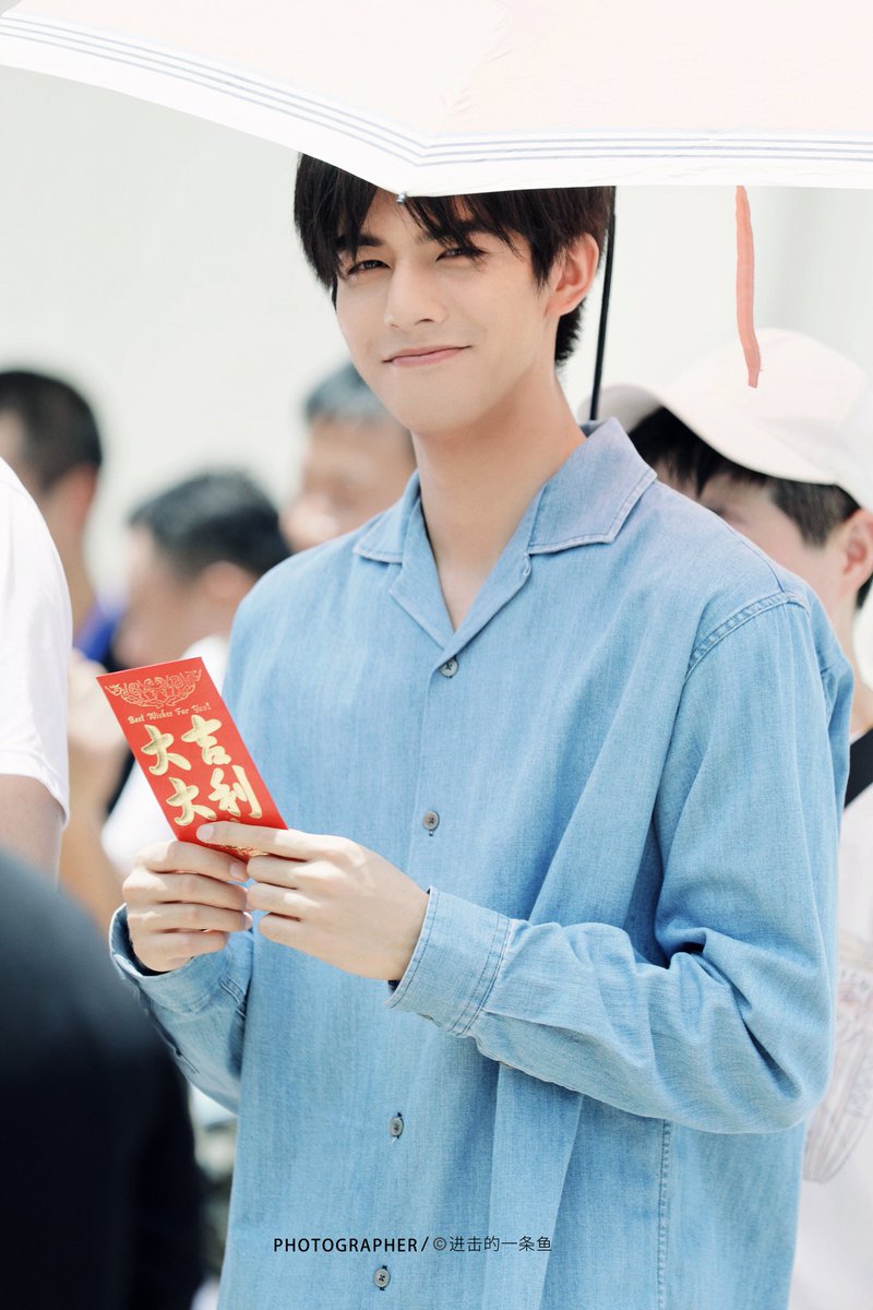 Aaaahh..So cool seeing this blue prince smile  #SongWeiLong  #宋威龙© on pics