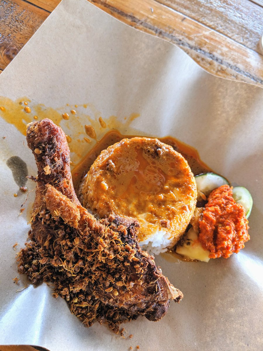 Kuching. Halal.1. Nasi Kukus, Nyems Sekal.2. Nasi Lemak Jambatan Tamparuli, Pasar Malam Metrocity or Taman Desa Ilmu, Samarahan.