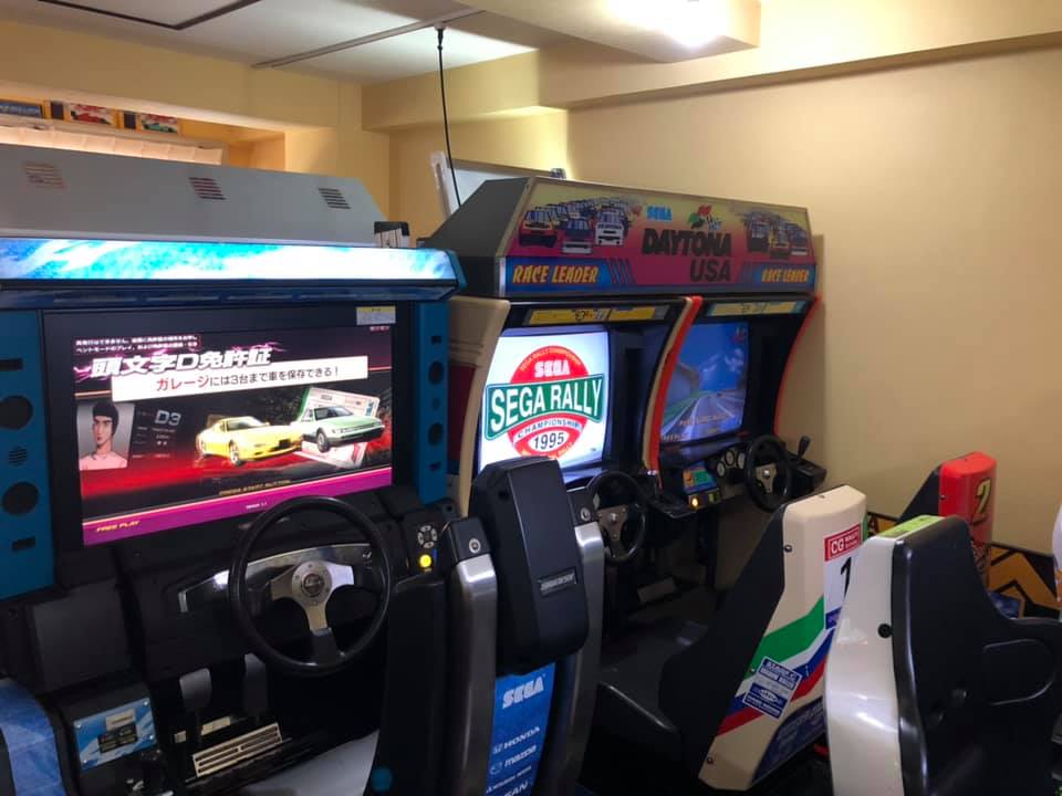 Btta 現在休館中 Btta機器設置一覧 5 2 07 頭文字d Arcade Stage Ver 1 1席 08 頭文字d Arcade Stage Ver 2 1席 09 頭文字d Arcade Stage Ver 3 1席 10 頭文字d Arcade Stage Ver 4改 1席 11 頭文字d Arcade Stage Ver 5 1席