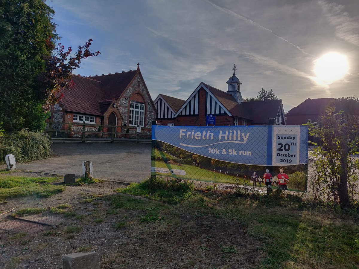Signs are going up and runners numbers are increasing. Link in our bio on how to sign up. All proceeds go on iniatives that directly benefit the children at our school #chilterns #running #10km #5km #friethhilly