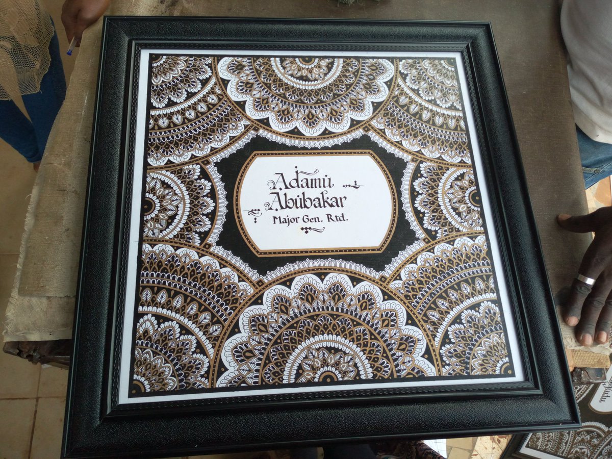 Haleema_Abubakr's tweet photo. That special someone's Birthday,Anniversary or wedding coming up and you don't know what to gift them to put a smile on their face? A customized mandala art from @Leem.arts will do the trick. Say NO to a boring wall,Let us make your walls speak. Remember, ART is a necessity💖. RT https://t.co/u1aLHiuqM1