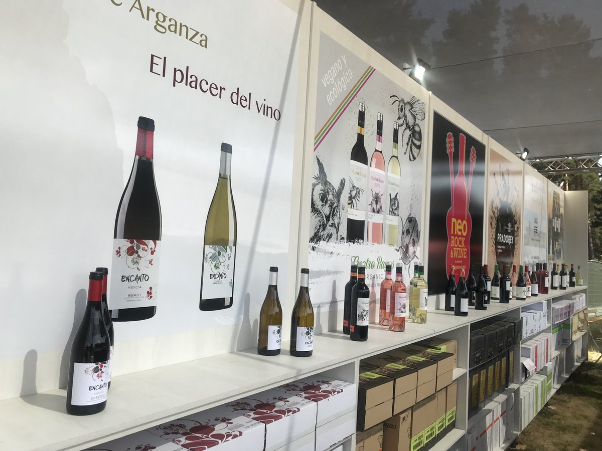 guiapenin's tweet photo. ¡Comenzamos la semana con fuezas! ¿Todavía no has leído por qué hubo #vino en el festival @GredosMN? https://t.co/wDen04kz4d #GuiaPeñinenGredos #MN19 #winelovers #felizlunes https://t.co/Kwm3OgMXSB