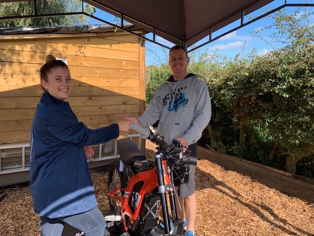 MMSeMoto's tweet photo. Here is Mathew picking up his brand new Limited Edition Rockshox Boxxer Offroad in Orange.

We know he will have loads of fun on this model!

You can find out all about the Rockshox Boxxer Offroad model by visiting here > https://t.co/pOQOSyuzx6 https://t.co/TDOZAt86BT