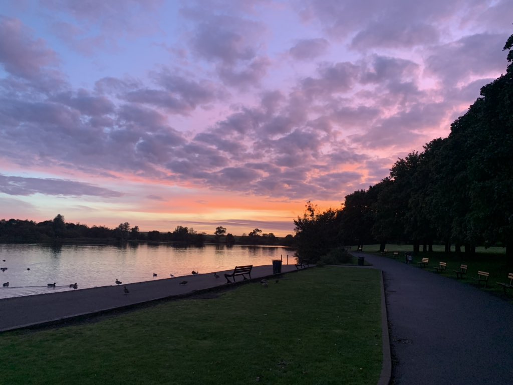 27Vonnie's tweet photo. 10k training this morning. Beautiful views up in Yeadon @harrogatehcc #fundraising #myfirst10k #sunrises https://t.co/QZ9TpXFMAL