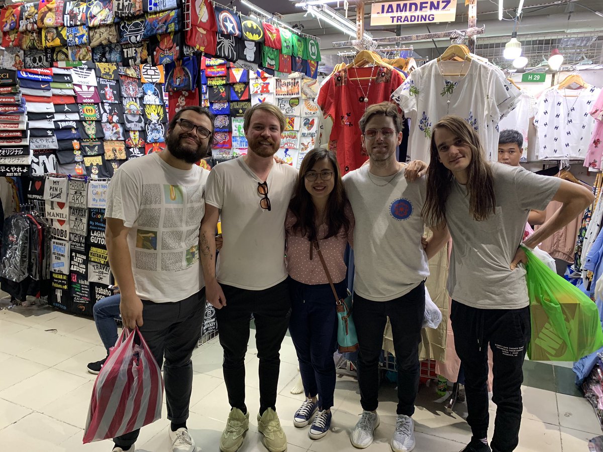 charmsofaggie's tweet image. Dropped by Greenhills before going to the airport for my flight home and guess who I bumped into? It’s some of my favorite boys. @themaine @garrettmaine @patmaine @lupeintransit @adamsimons Thank you for being so nice you guys despite me freaking out. You guys are the sweetest!❤️