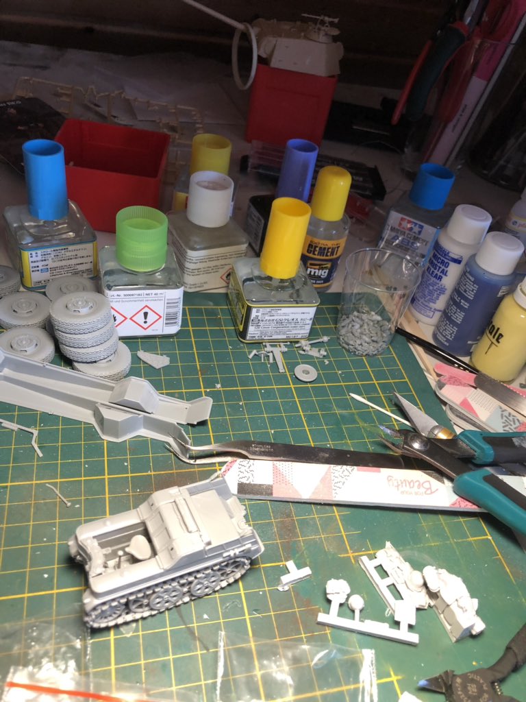 Kettenladen mit Besatzung und Zubehör