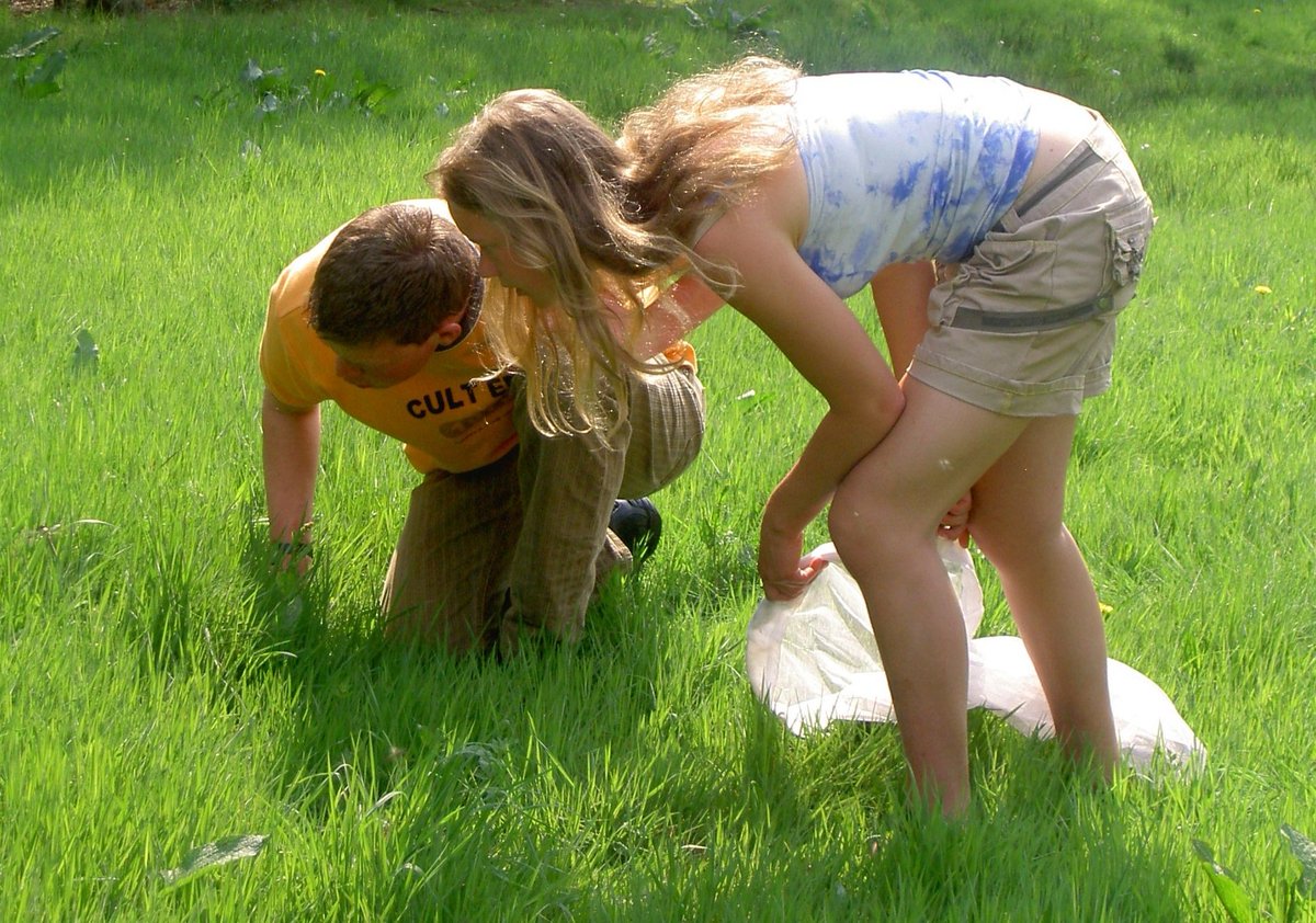 Ben je tussen de 11 en 25 jaar? Dan is er voor jou het NATUURLAB. Jongeren van de JNM leren je bv hoe je kleine beestjes in het bos kan onderzoeken. Ga ze vangen en leer ze op naam te brengen. Of ontdek wat een uil gegeten heeft. landschapnoordholland.nl/moooiste/kinde…