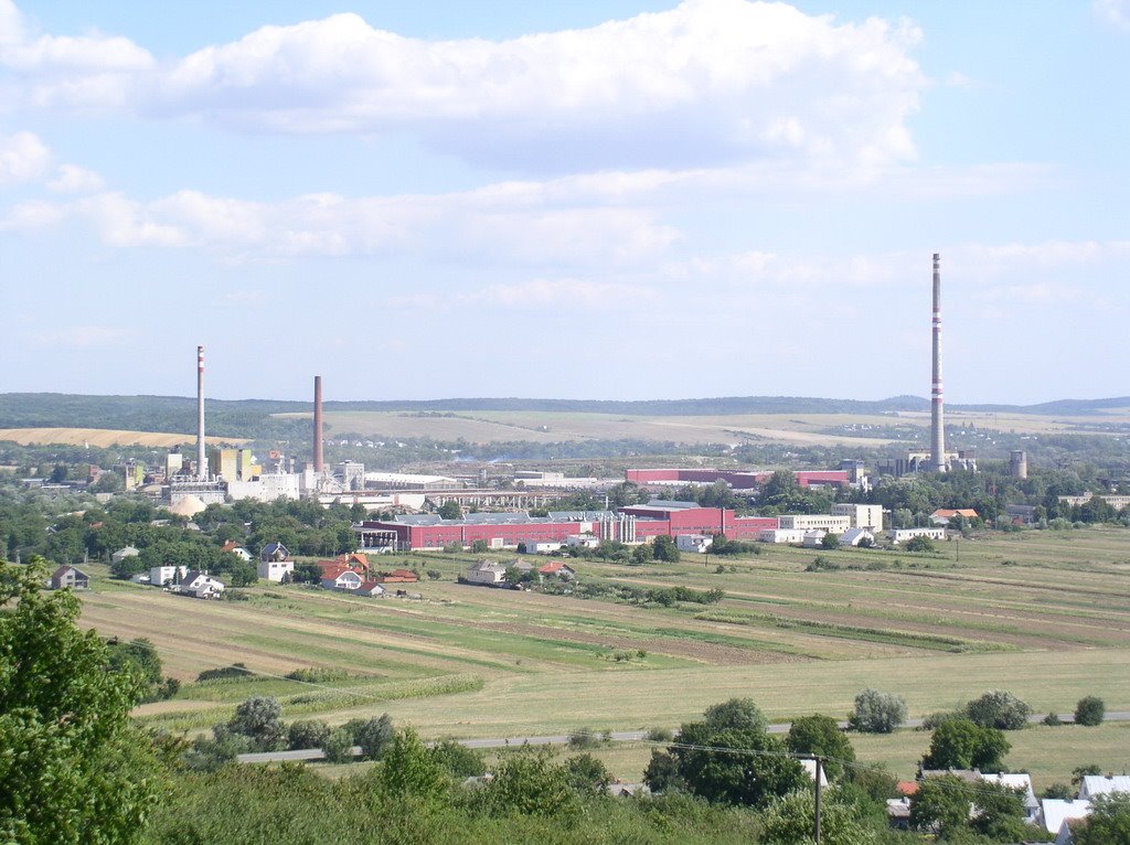 ArcaCapital's tweet photo. Druhú najväčšiu celulózku v SR -vranovskú Bukózu, ktorá zamestnáva vyše tisícku ľudí, preberá #ArcaCapital. Táto nová akvizícia je významná tým, že doplní jej vlastný biznis s drevom. R.Velič: Drevné odpady celulózky využijeme vo svojich elektrárňach v Topoľčanoch a Bardejove. https://t.co/bbqpW0oShs