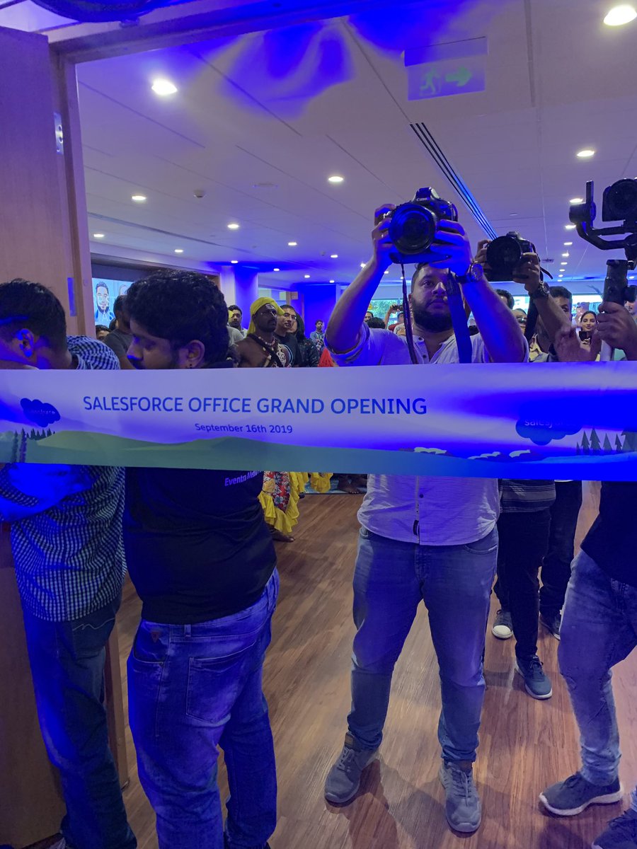 rishika_danto's tweet photo. To new beginnings #SalesforceBangalore @salesforceapac https://t.co/mwz9AOAjVV