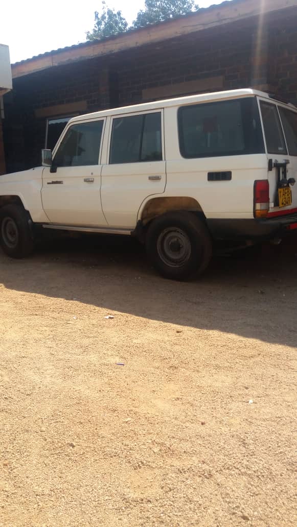 CarsZw's tweet photo. 2007 Toyota LandCruiser 79 series
200 000kms on the dash
Manual
4x4 SUV
4.2l turbo charged diesel
Full leather
Preowned
QUICKSALE
$16 000 (USD Cash neg)
Call or app 0774412061
#bcnz #brtoyota https://t.co/MaYqBe3xFF