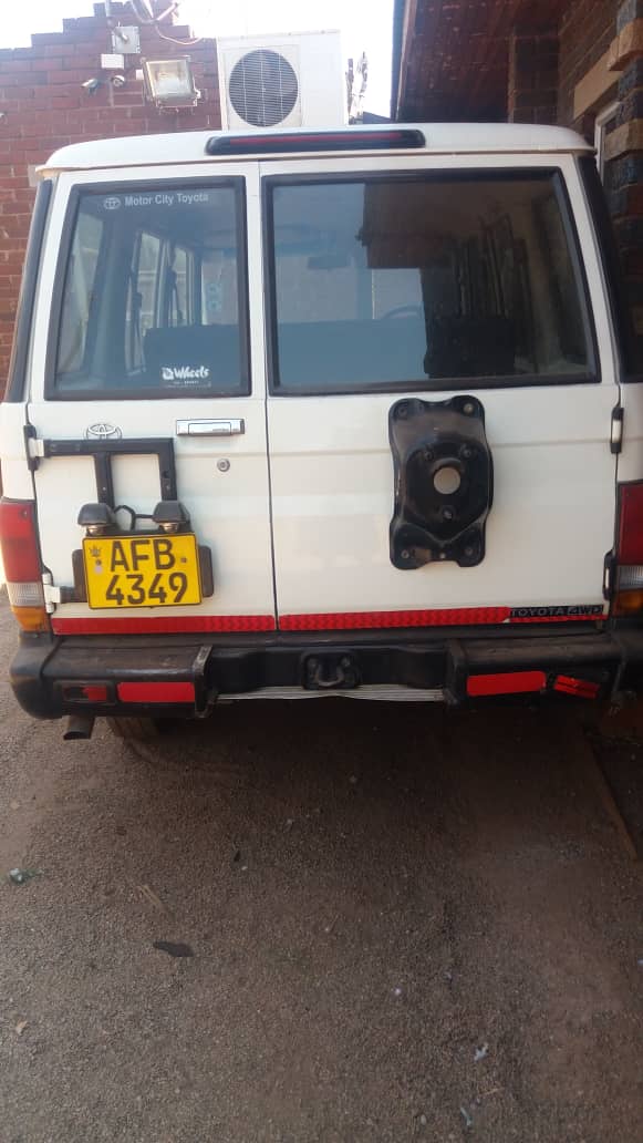 CarsZw's tweet photo. 2007 Toyota LandCruiser 79 series
200 000kms on the dash
Manual
4x4 SUV
4.2l turbo charged diesel
Full leather
Preowned
QUICKSALE
$16 000 (USD Cash neg)
Call or app 0774412061
#bcnz #brtoyota https://t.co/MaYqBe3xFF