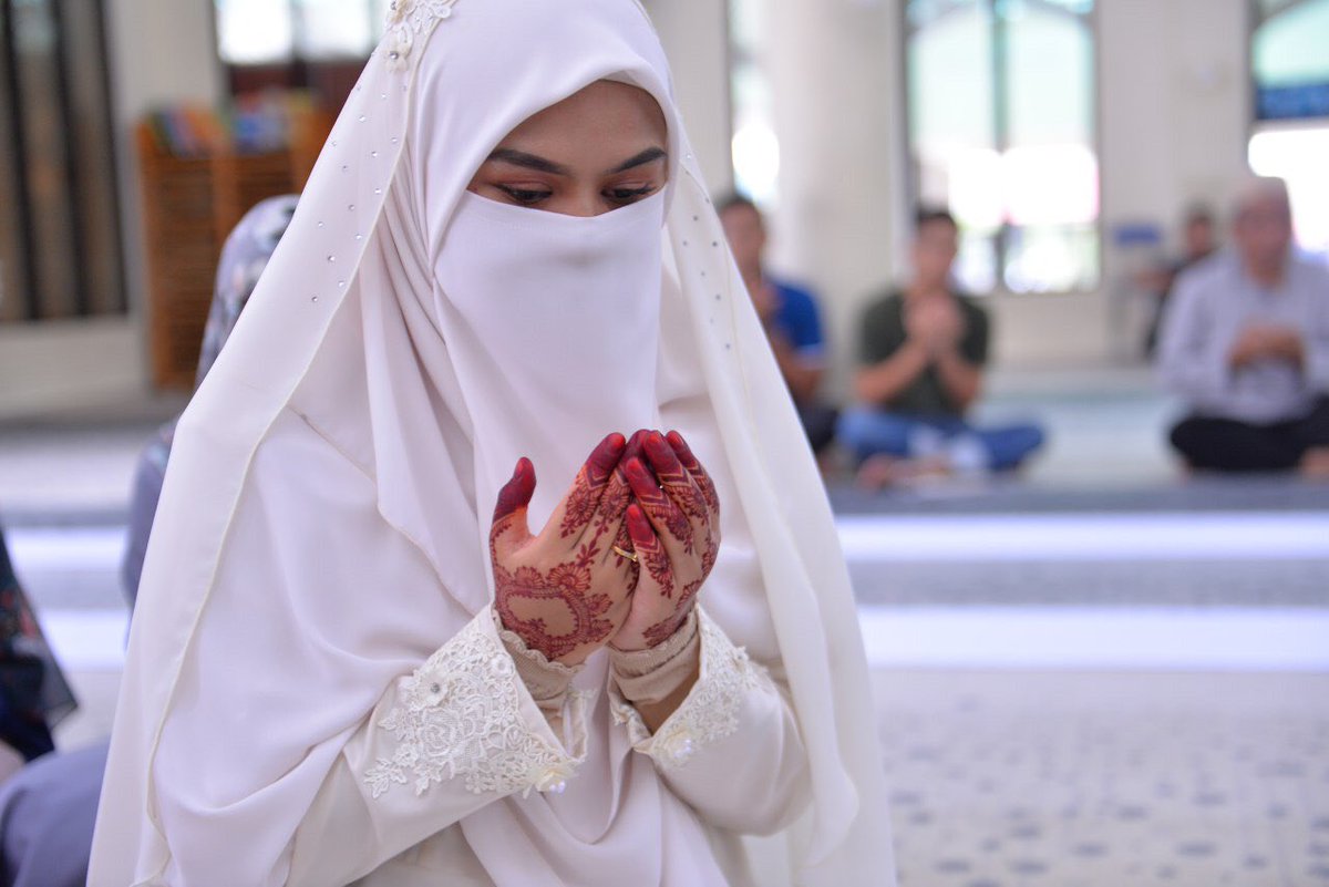 Alhamdulilah, sekali lafaz sah menjadi isteri kepada Muhammad Sufian 🥰

30/08/2019