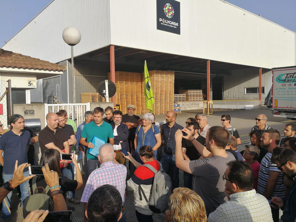 Hem anat a donar suport al company <a href="/carlesescola78/">Carles Escolà Sánchez #L'EscolaEnCatalà</a> i denunciar la vulneració de drets polítics per part de <a href="/polycasaplastic/">Polycasa</a> al no readmetre'l després de l'excedència forçosa per ser alcalde de #Cerdanyola. Tornar al lloc de treball també és lluitar contra les portes giratòries!