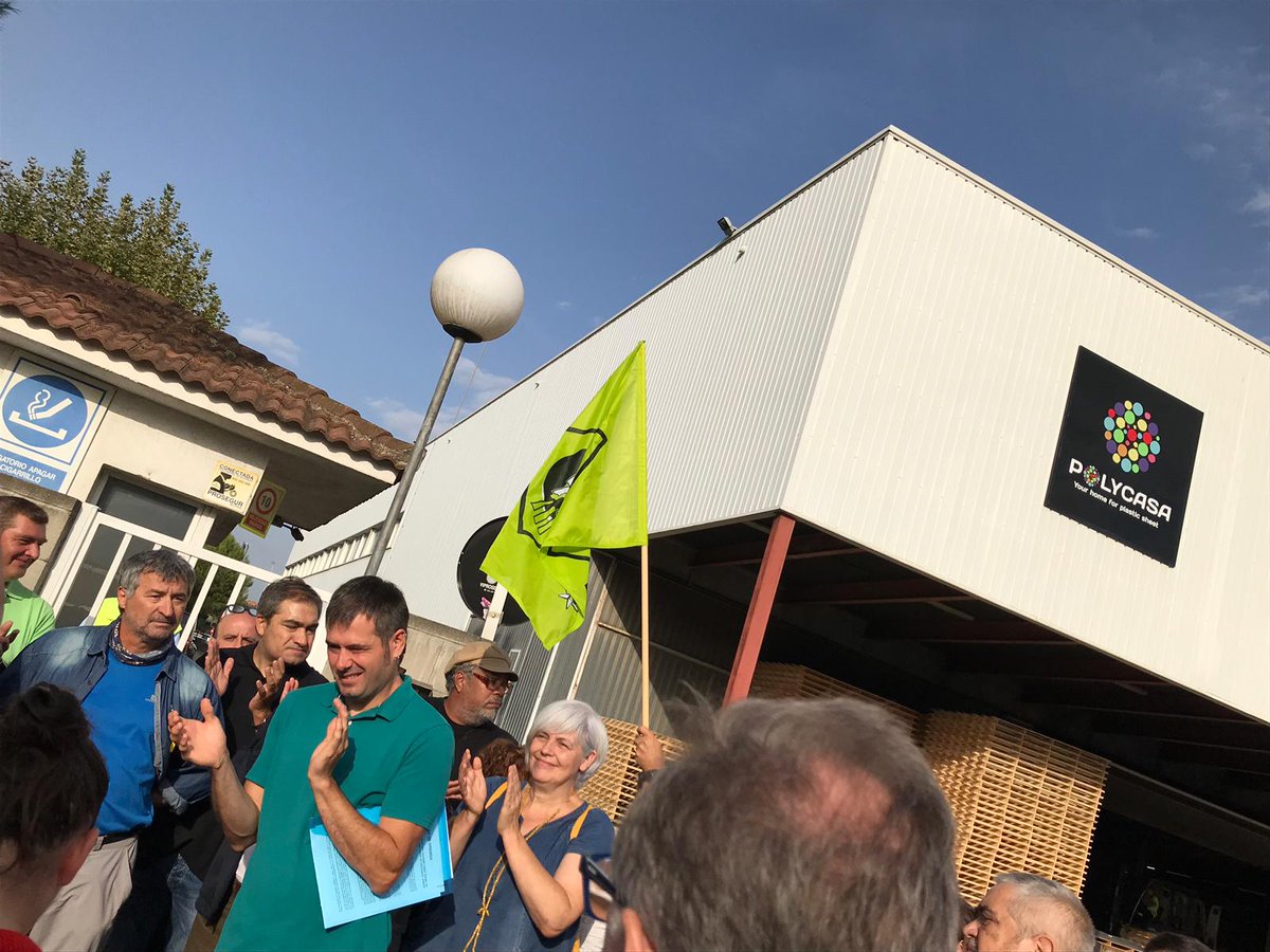 Nosaltres no fem portes giratòries! Orgull de <a href="/carlesescola78/">Carles Escolà Sánchez #L'EscolaEnCatalà</a> , després de 4 anys d'alcalde de Cerdanyola sol·licitud de tornar a la fàbrica on treballava!

Davant d'això una empresa que no permet la seva reincorporació!

Prou repressió política i sindical, readmissió ja!