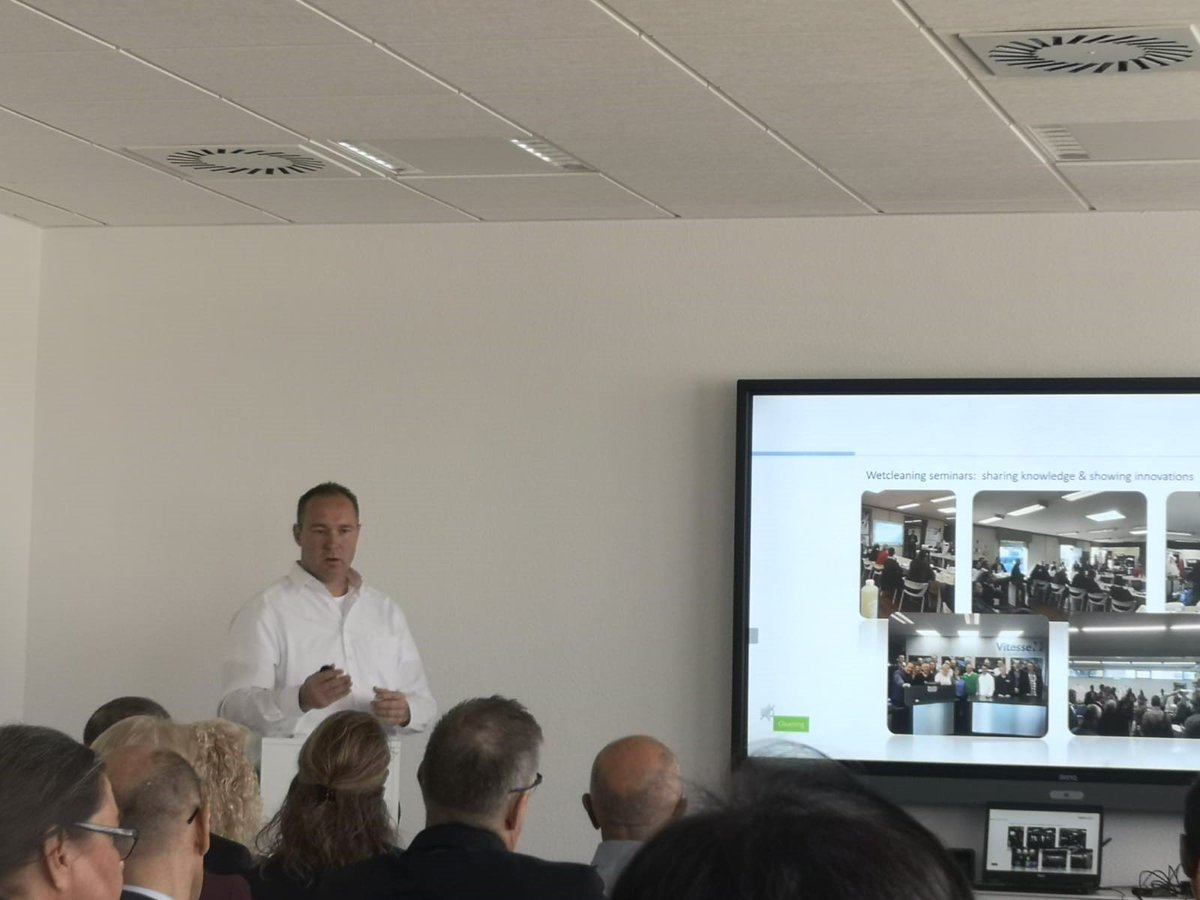 Van donderdag tot zondag zijn bij BÜFA Reinigungssysteme de internationale handelaarsdagen. BÜFA verkoopt in ruim 70 landen haar producten en heeft eens per 4 jaar een weekend waarbij al deze handelaren uitgenodigd worden. 

Lees er hier meer over:
bufacare.nl/nieuws/innover…