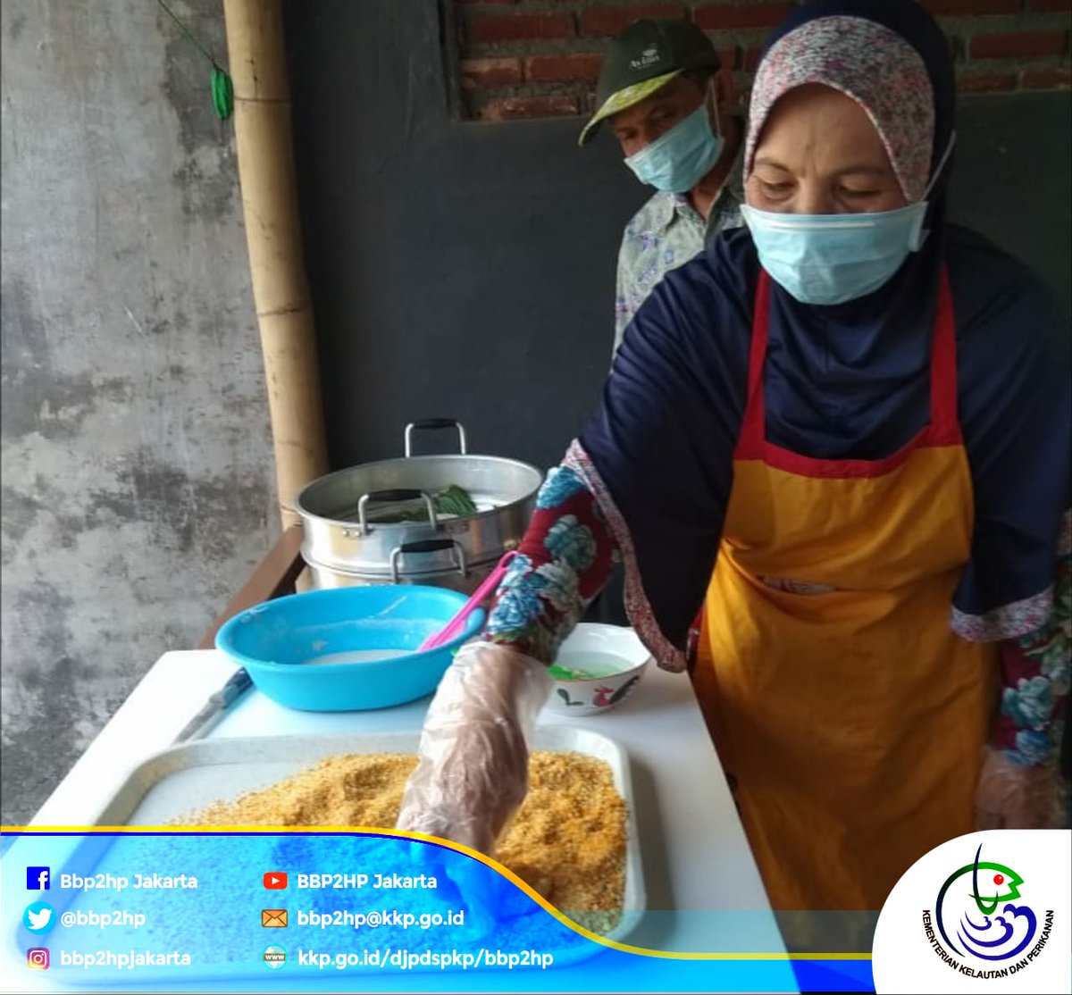 bbp3kp's tweet photo. Tim Inbis Invapro KP @bbp2hp laksanakan monev kpd tenant 2018 yaitu UKM Auliasari Bandung yg memproduksi es krim dan cendol rumput laut (12/9). UKM ini berencana ingin menambah diversifikasi produk sehingga pd saat kunjungan tim @bbp2hp juga mempraktekkan pengolahan naget ikan. https://t.co/P9JdZqM4EU