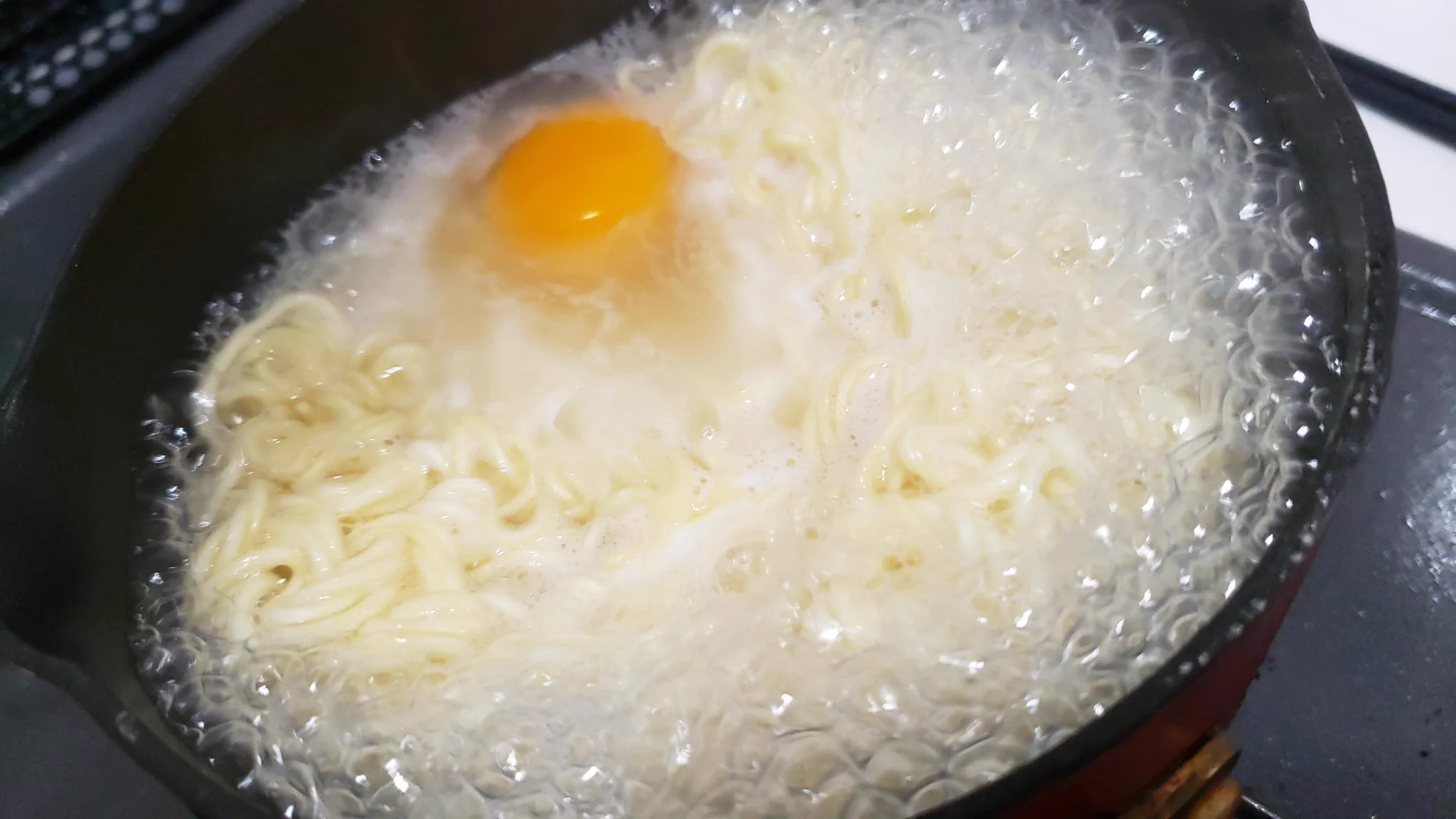 サッポロ一番みそらーめんがより美味しく！？世界一旨いサッポロ一番みそらーめんの作り方！