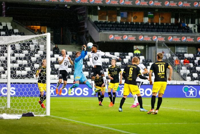 ETLFSPORTS's tweet photo. Samuel Adegbenro scores in Rosenborg's 3-1 win over Lillestrøm

#EagleSoar https://t.co/kmYYHJDL0k