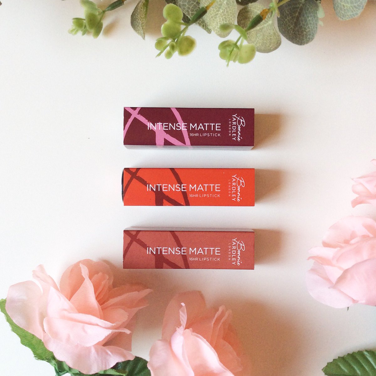 Victoriafolksy's tweet photo. Presenter + actress @BonnieMbuli, paired up with @yardleylondonSA to create a limited-edition makeup range to celebrate the unique skin tones of SA women and now you can add products featured to your own collection! Enter giveaway here. -> https://t.co/Yu8tk4IS85 #BonnieXYardley https://t.co/NvZci4LXjU