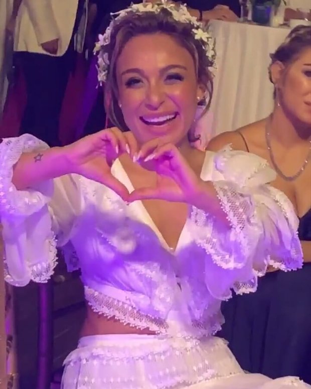 #magazin #ZiynetSali #ErkanErzurumlu #ErkanErzurumlukimdir? Ziynet Sali evlendi! İşte muhteşem düğünden kareler... magazin.kararsizkaldim.com/mg-ziynet-sali…