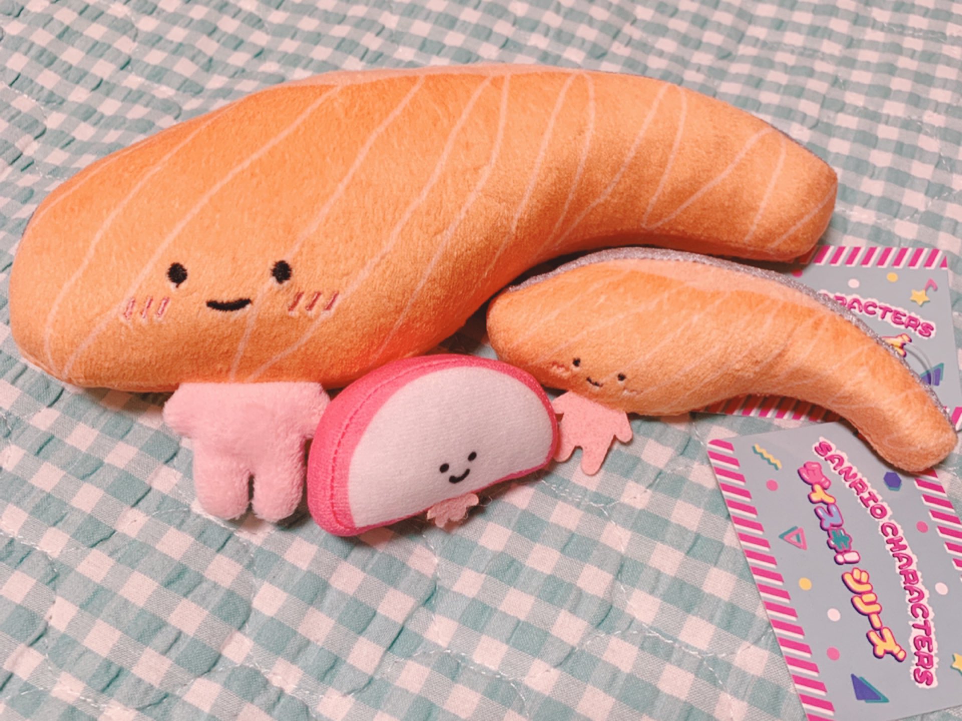 にとき 地元で一番大きいサンリオショップでダイスキ シリーズのきりみちゃんぬいぐるみ2種買ってきた このkirimiちゃんのテレ顔 かわいすぎ 癒される 公式オンラインショップで大きい方のにぬいぐるみは販売してた 現在在庫