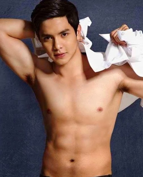 pauulan ako ng handsome visuals for #AldenRichards  #TheGiftWORLDPremiere three