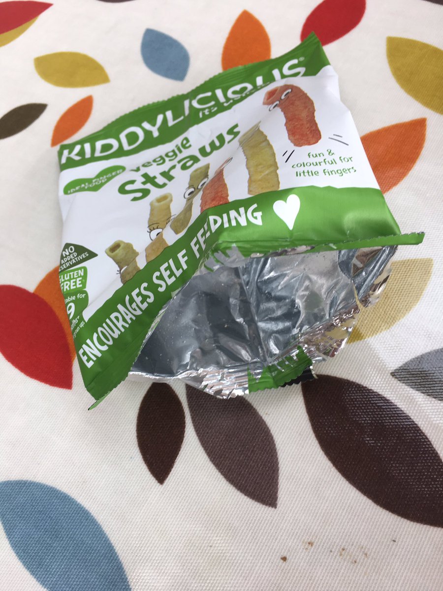 RawMum's tweet image. For those of you struggling to open these #veggiestraws like me (my thumbs are so bad!)... the bottom is easier to open than the top!! #yourwelcome #mumhacks