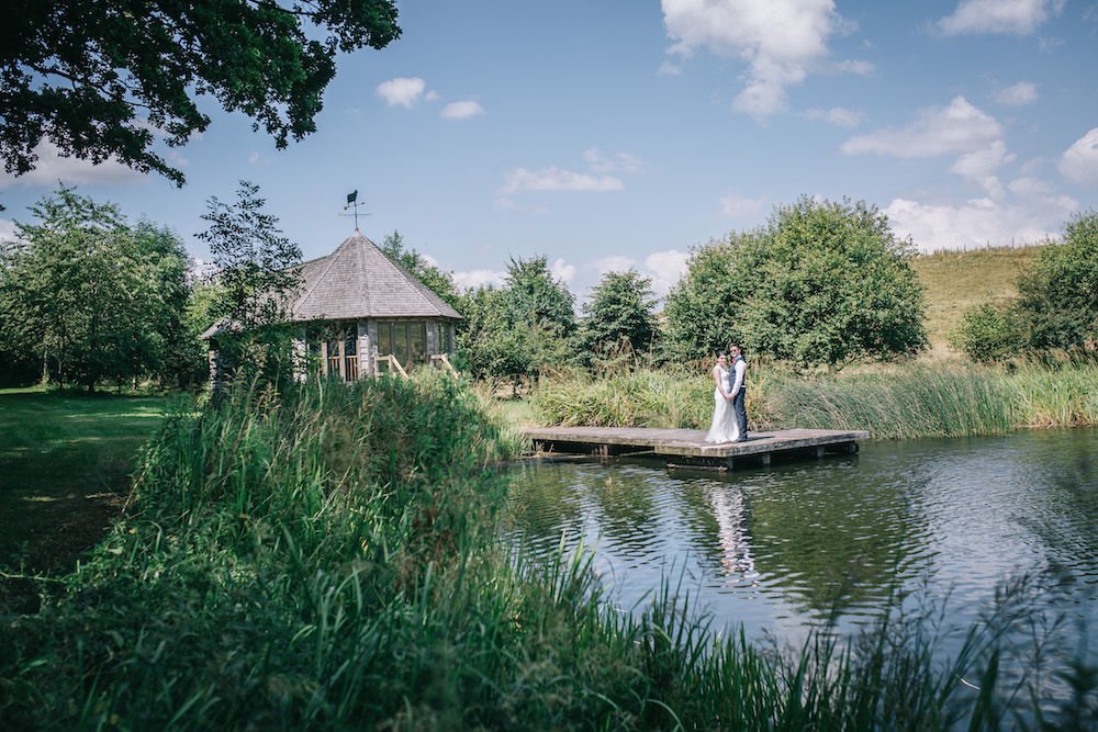 Are you searching for an eco-friendly wedding venue in the UK? Take a look at some of our favourites here: bit.ly/2meISeE 💕🌿 #weddinghour #weddingwednesday