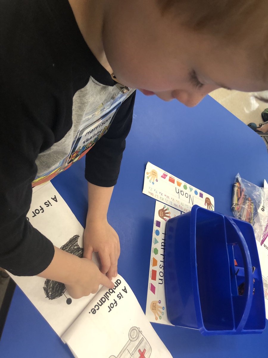 upesprinc's tweet photo. Mrs. Davidson’s K Ss are already reading! 😁 #UPES #hcsd #HCSDReads19 https://t.co/PS7MQv1G4d