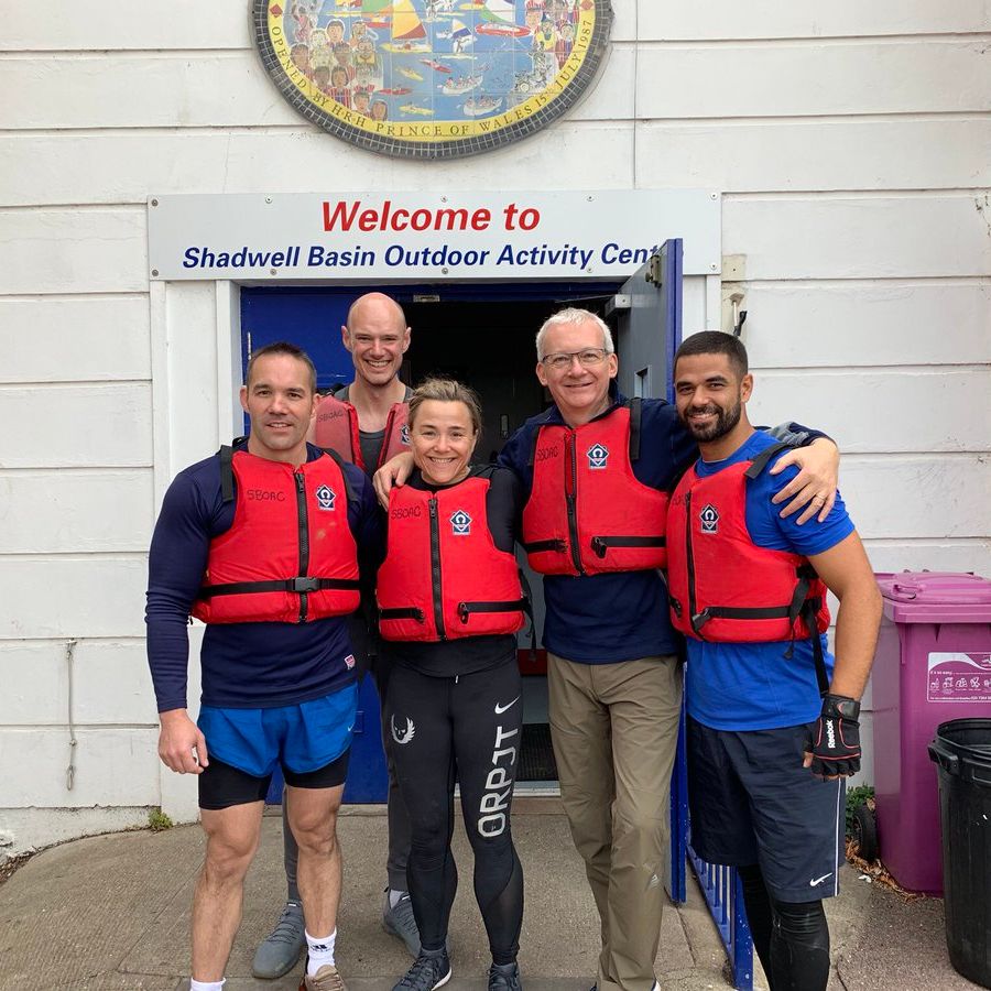 publicsector_cc's tweet photo. Our Public Sector team are proud to be participating in the @regatta_london taking place on 29 Sep. They are some of the 60 members across the company raising money for good causes locally and nationally. Here is a pic of them up early this morning for training! #inclusive https://t.co/9CQWzpA8AM