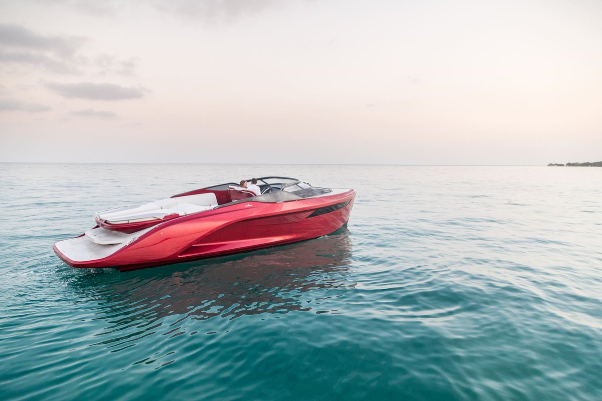 GDiC_Motors's tweet photo. AN ENTIRELY NEW CLASS OF YACHTS
A combination of stunning design, quality and race-bred technology the new Princess R35 is the supercar of the sea
Read More: https://t.co/fwXvvUZ0J3
#yachts #boats #princessyachts #sportsboat #princessr35 https://t.co/XB8ELk33aD