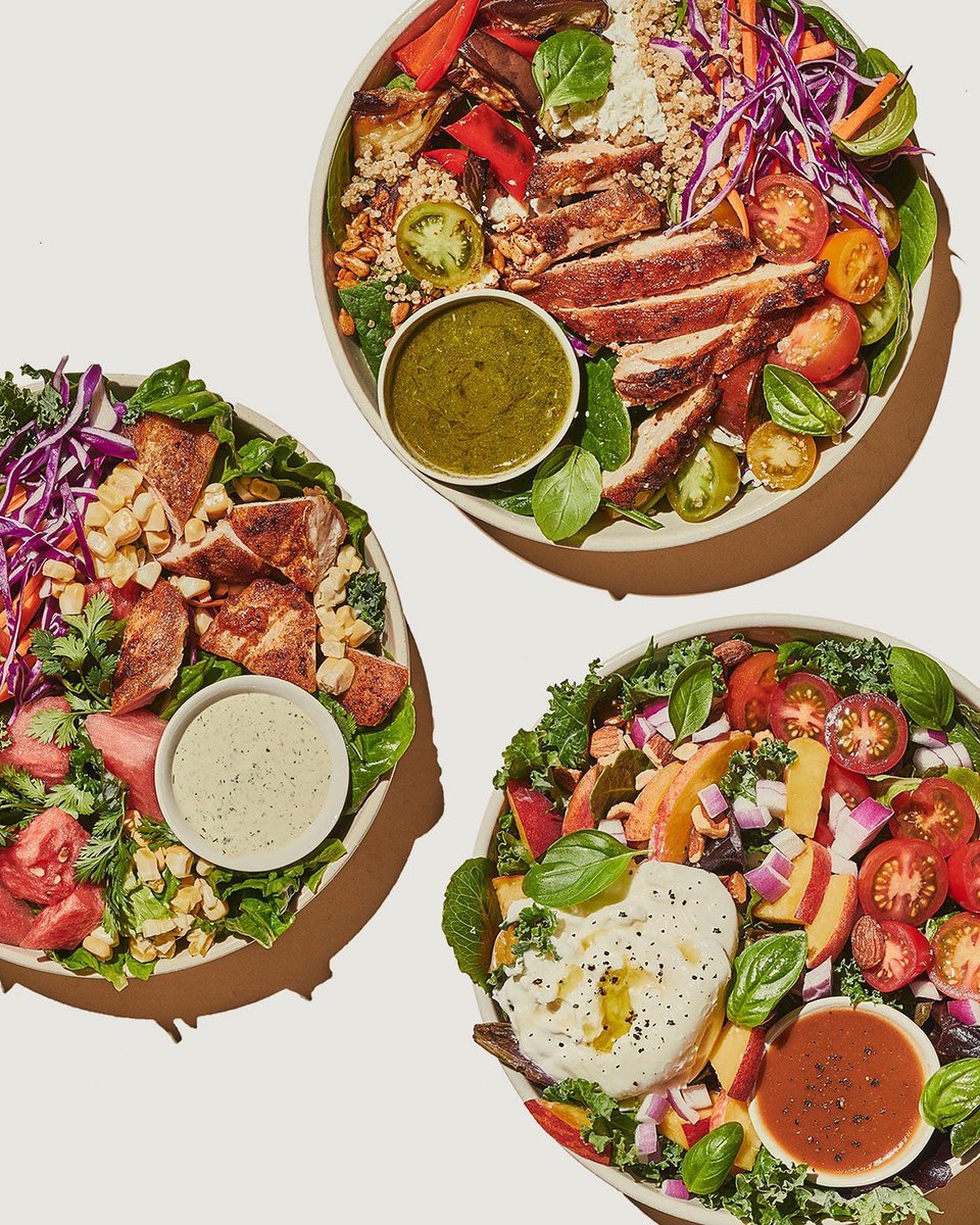 sweetgreen's tweet photo. Help us serve change at lunch! Today through 10/13 we're donating $1 from every seasonal bowl* to @FoodCorps to help reimagine the cafeteria and connect our kids to healthier food. #sginschools (*up to 25k per week) Find out more on https://t.co/qyBdMeeChQ https://t.co/3NPJS57ldR
