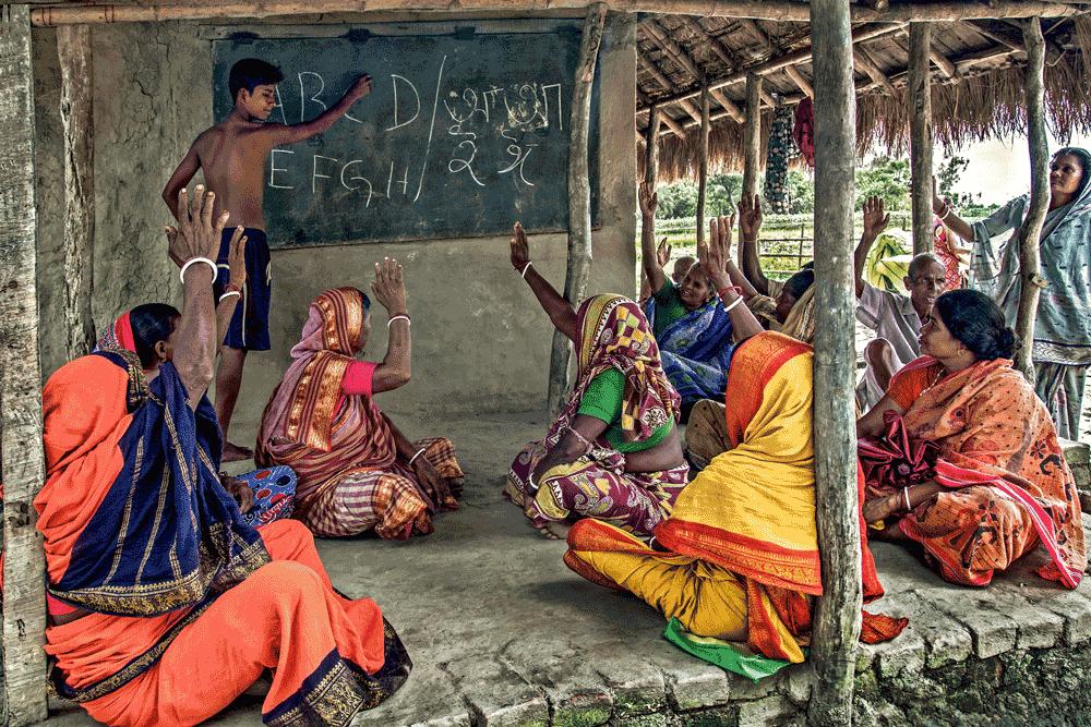 Congratulations to Subrata Adhikary, who was named the 0600 #UPOTY Hourly Runner Up for ’Elimination of Illiteracy’. View all the winning photos here: cbre.co/UPOTY2019