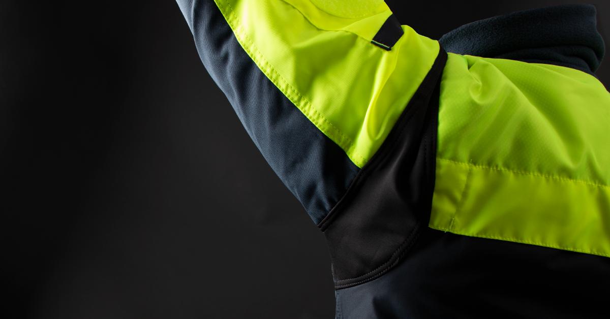 Flexitog's tweet photo. Some workwear jackets can feel bulky and restrictive - not with FlexiTog’s Active Chill Jackets! Every jacket has a unique FlexEasy panel made of a four way stretch fabric that gives extra stretch. Get your team kitted out with the best >>>  https://t.co/kJs7zYCJQK
#workwear https://t.co/bve61Msdn2